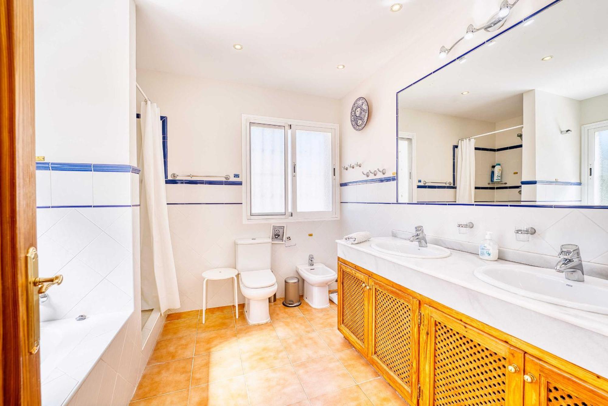 1106 Marbella Large Family Villa Estepona Eksteriør billede