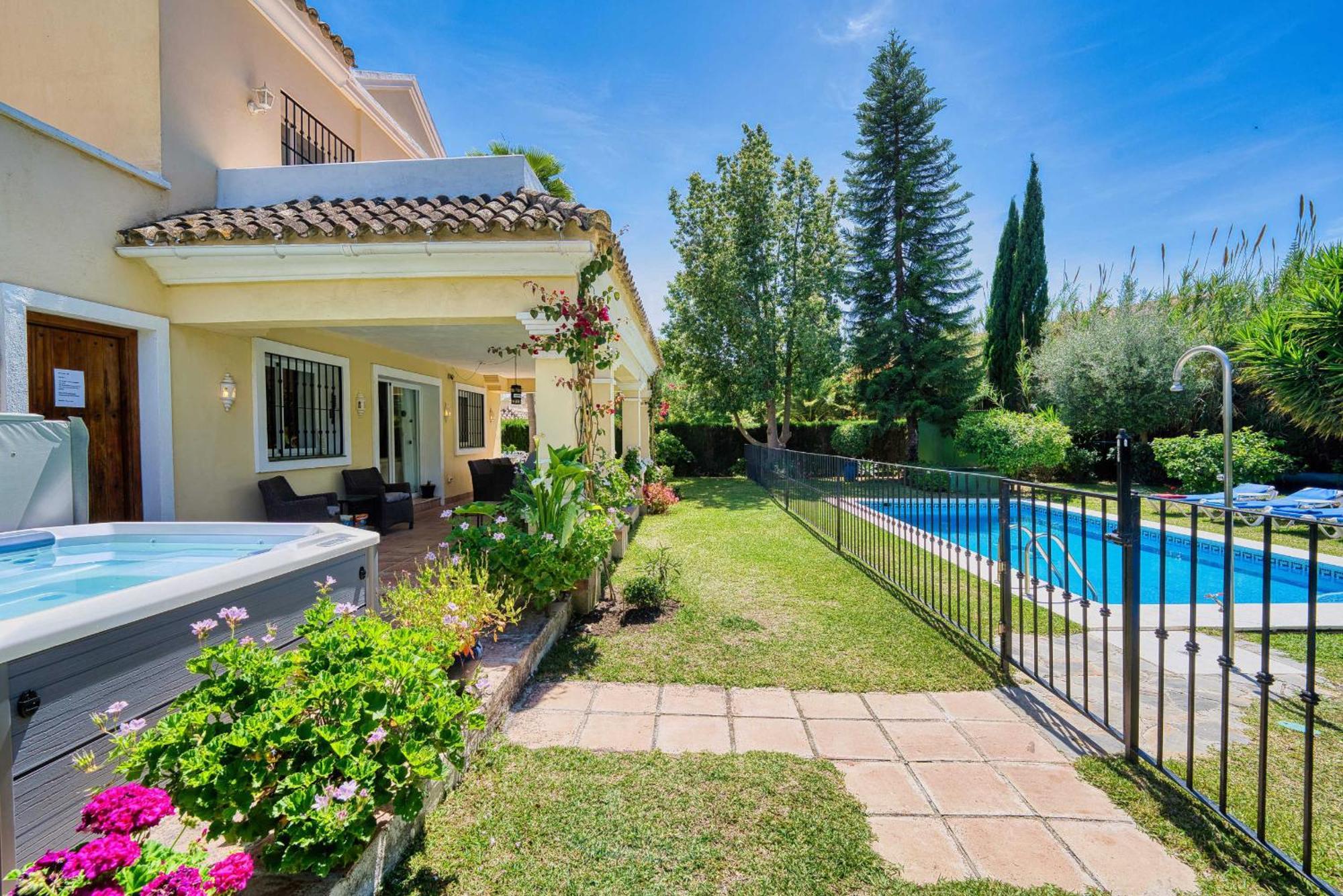 1106 Marbella Large Family Villa Estepona Eksteriør billede