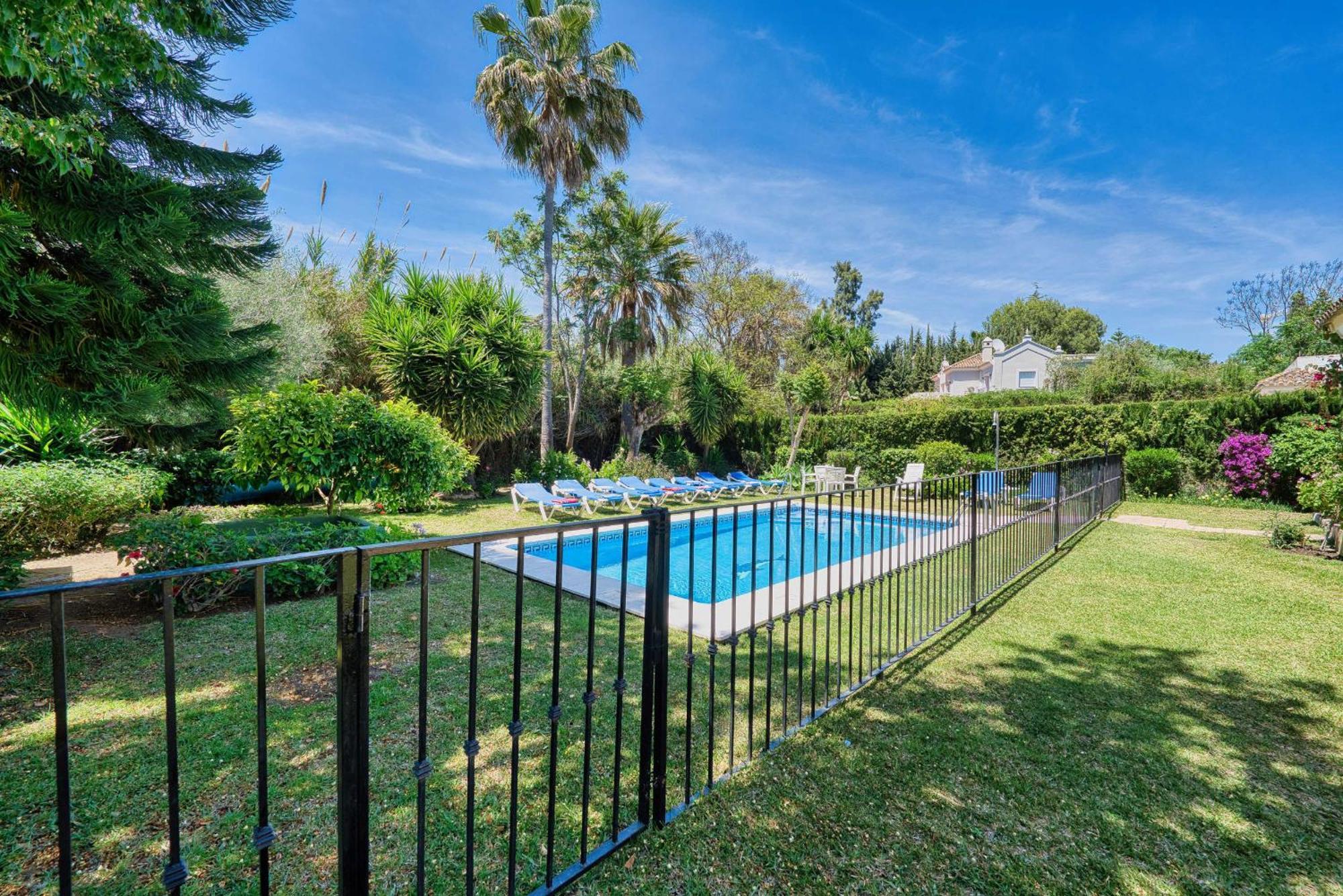 1106 Marbella Large Family Villa Estepona Eksteriør billede