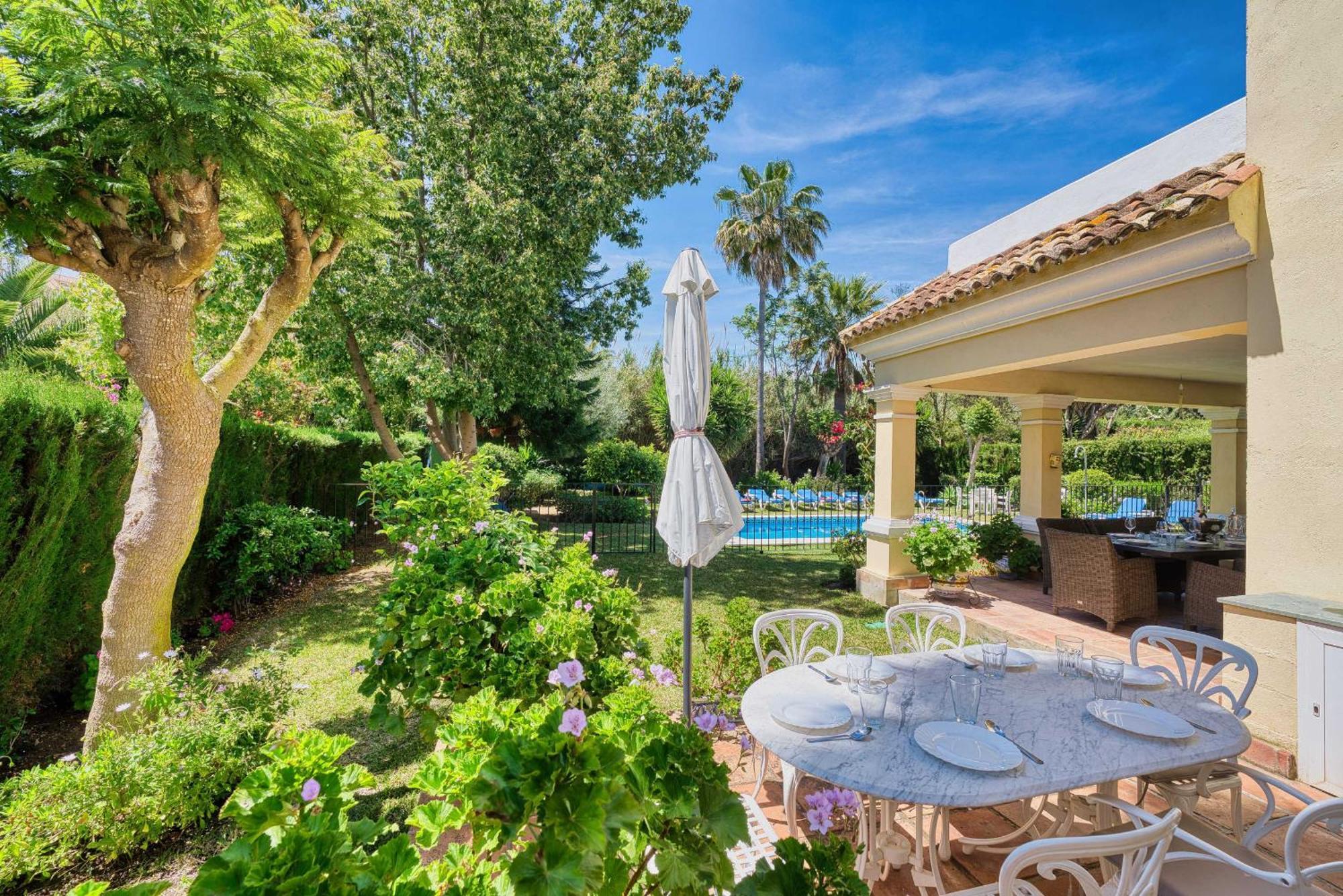 1106 Marbella Large Family Villa Estepona Eksteriør billede