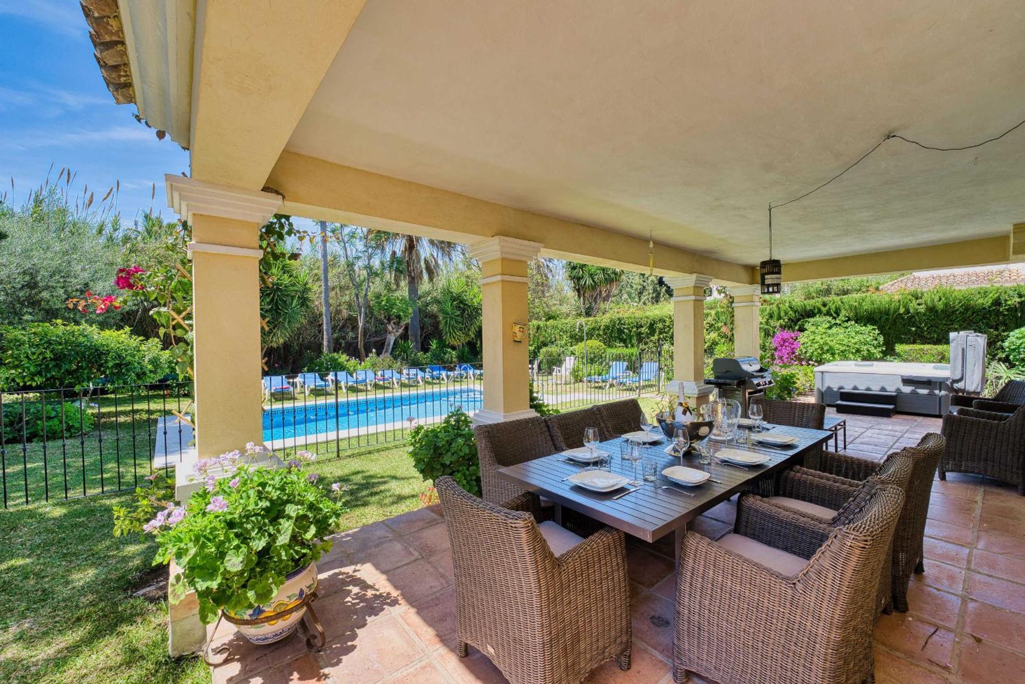 1106 Marbella Large Family Villa Estepona Eksteriør billede